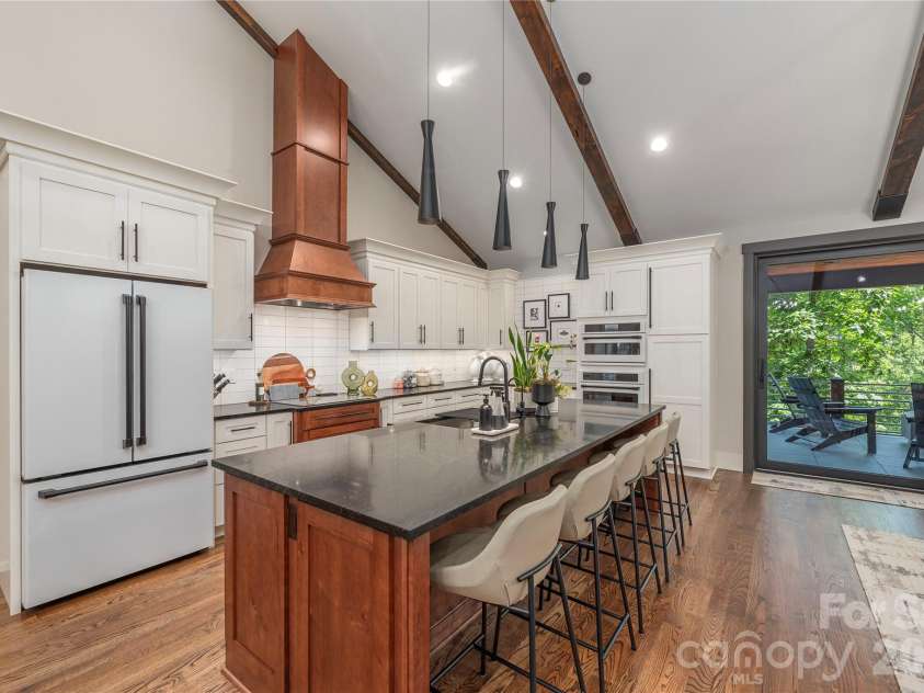 28 Garren View Drive, Fairview, NC 28730.  MLS# CAR4394476, YatesRealty ID 36502. 