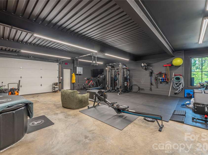 28 Garren View Drive, Fairview, NC 28730.  MLS# CAR4394476, YatesRealty ID 36502. 