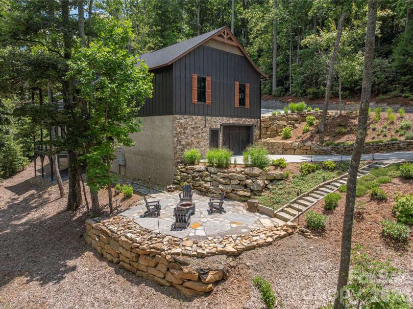 28 Garren View Drive, Fairview, NC 28730.  MLS# CAR4394476, YatesRealty ID 36502. 