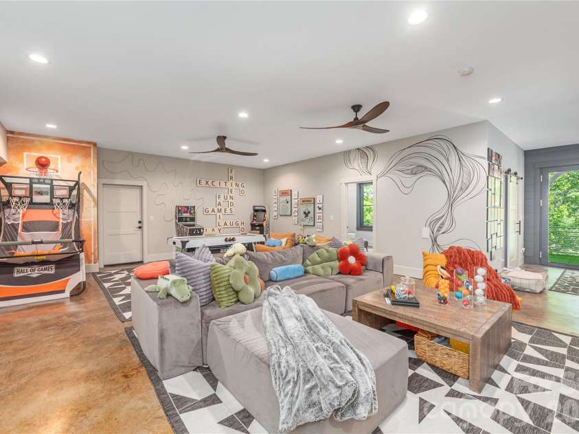 28 Garren View Drive, Fairview, NC 28730.  MLS# CAR4394476, YatesRealty ID 36502. Spacious room for entertaining