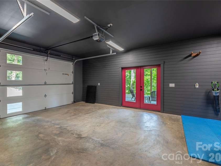 30 Garren View Drive, Fairview, NC 28730.  MLS# CAR4397082, YatesRealty ID 36503. 