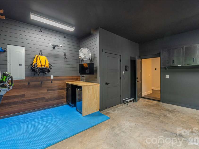 30 Garren View Drive, Fairview, NC 28730.  MLS# CAR4397082, YatesRealty ID 36503. 