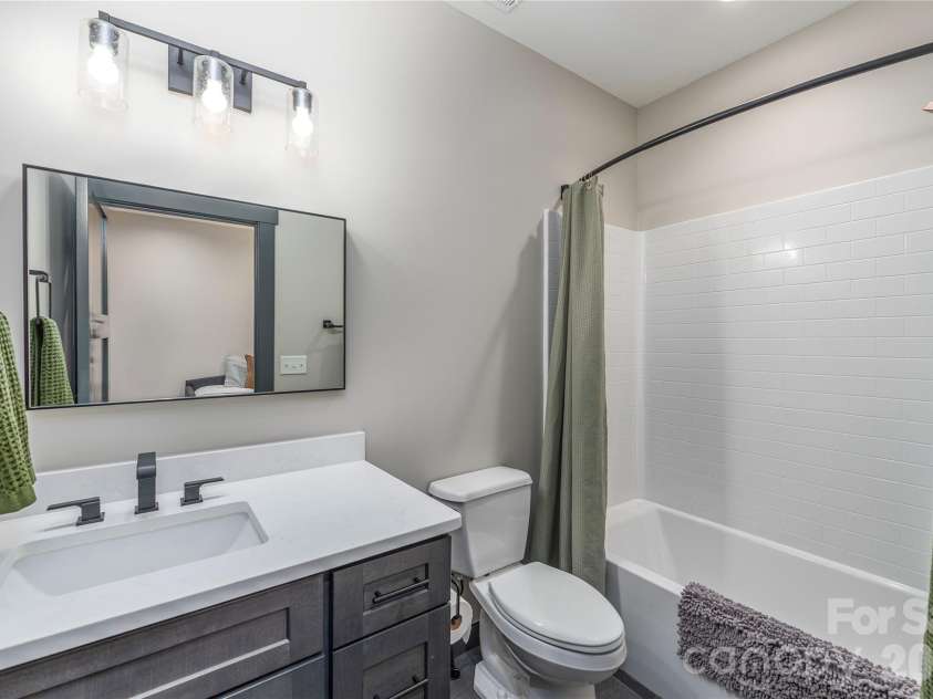 30 Garren View Drive, Fairview, NC 28730.  MLS# CAR4397082, YatesRealty ID 36503. Hall bathroom