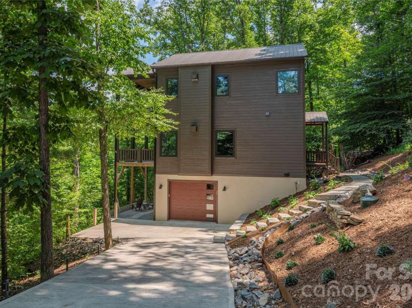 30 Garren View Drive, Fairview, NC 28730.  MLS# CAR4397082, YatesRealty ID 36503. Private natural setting