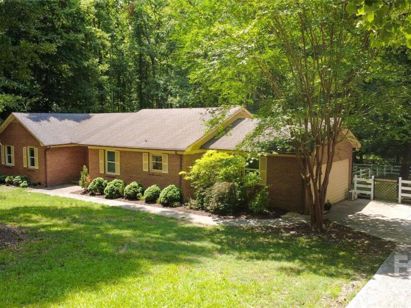 292 Canonero Place, Fort Mill, SC 29707.  MLS# CAR4398008, YatesRealty ID 36504. 