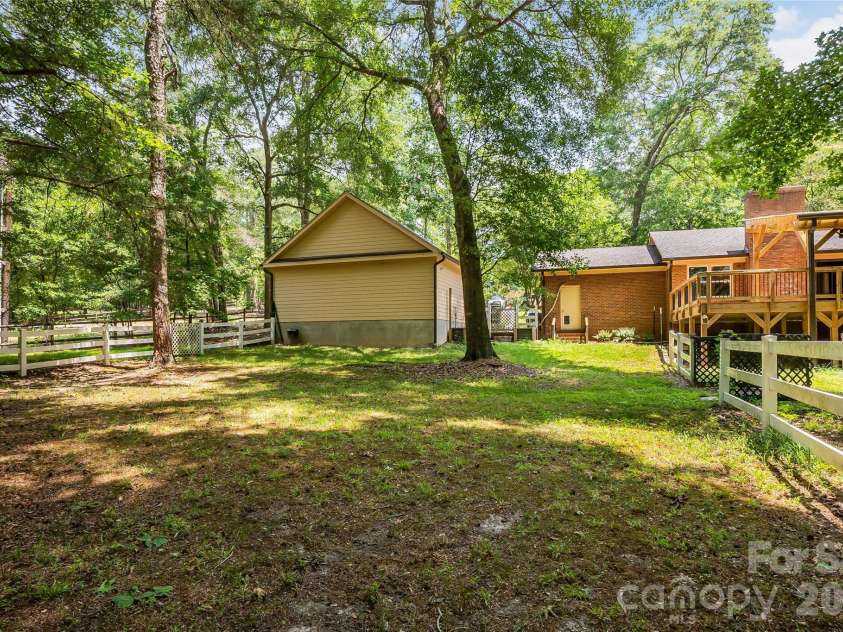292 Canonero Place, Fort Mill, SC 29707.  MLS# CAR4398008, YatesRealty ID 36504. 