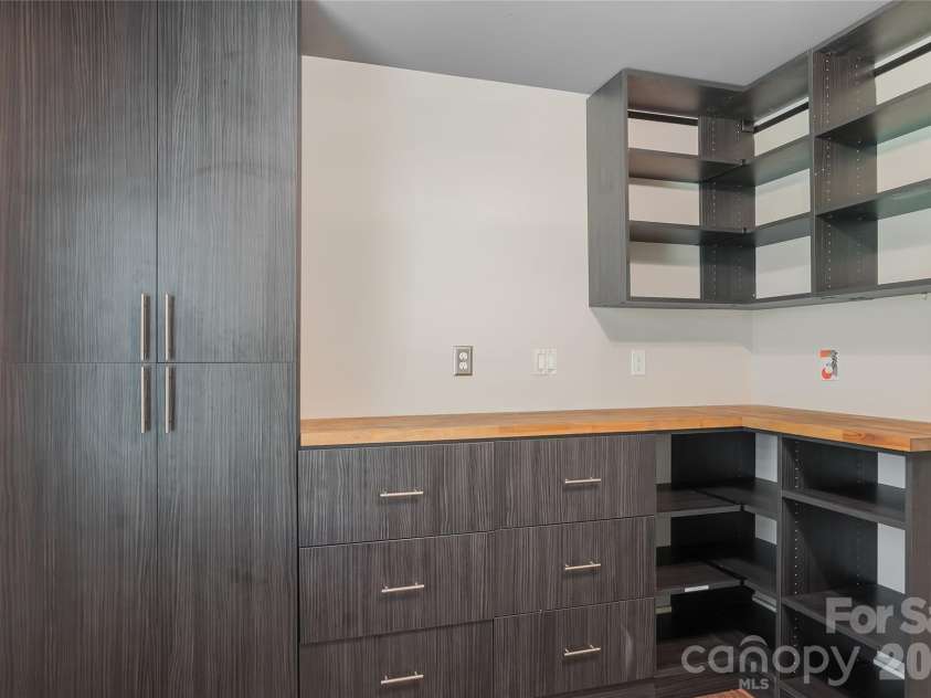 292 Canonero Place, Fort Mill, SC 29707.  MLS# CAR4398008, YatesRealty ID 36504. 