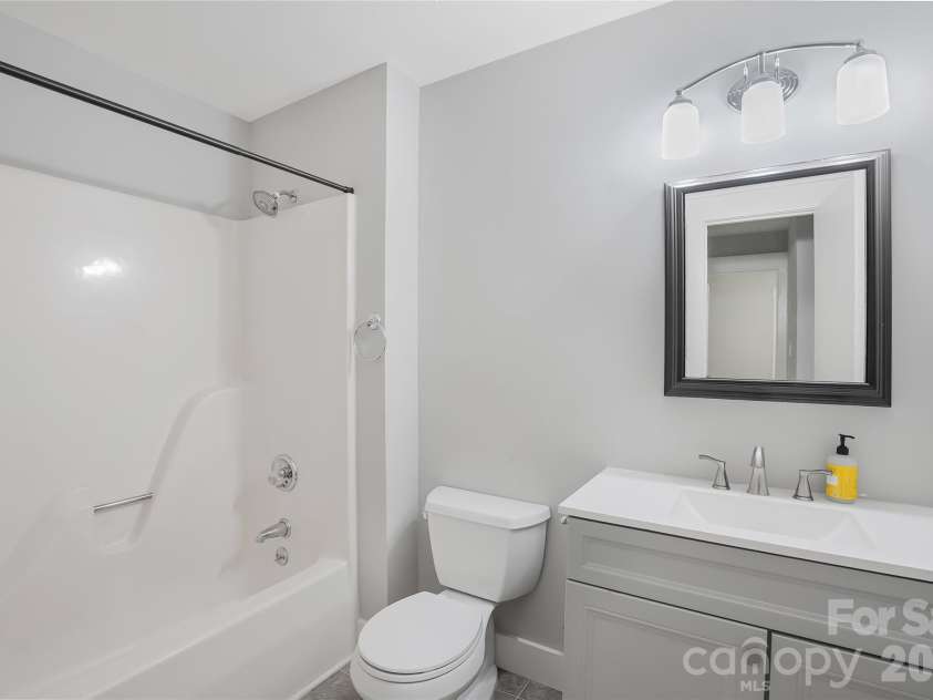 292 Canonero Place, Fort Mill, SC 29707.  MLS# CAR4398008, YatesRealty ID 36504. 