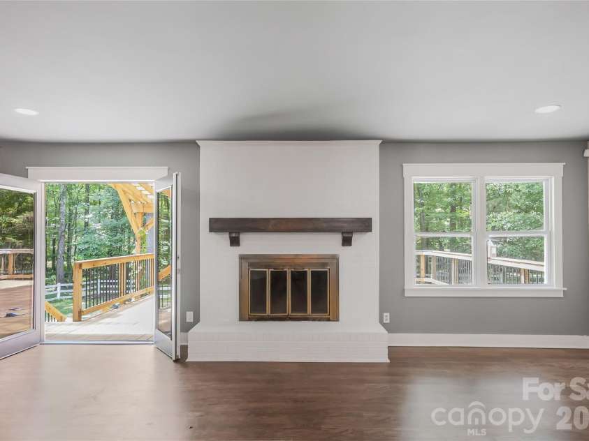 292 Canonero Place, Fort Mill, SC 29707.  MLS# CAR4398008, YatesRealty ID 36504. 