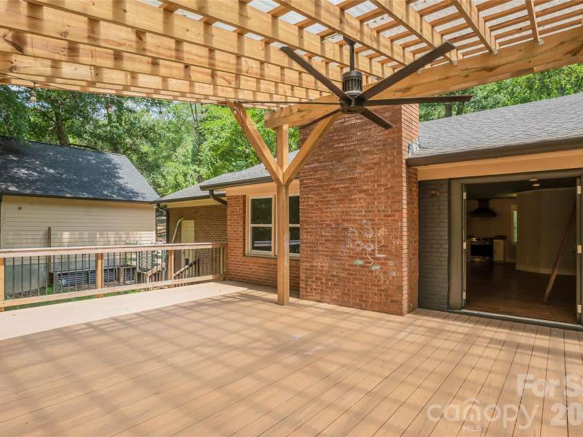 292 Canonero Place, Fort Mill, SC 29707.  MLS# CAR4398008, YatesRealty ID 36504. 
