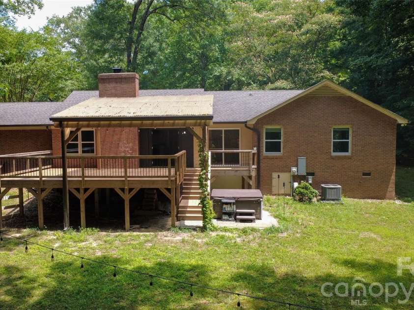 292 Canonero Place, Fort Mill, SC 29707.  MLS# CAR4398008, YatesRealty ID 36504. 