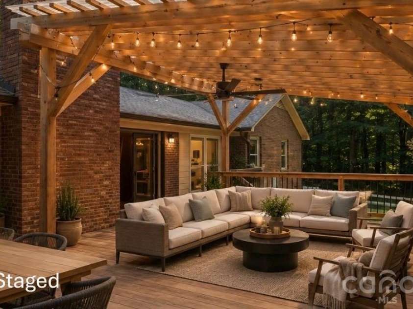 292 Canonero Place, Fort Mill, SC 29707.  MLS# CAR4398008, YatesRealty ID 36504. 