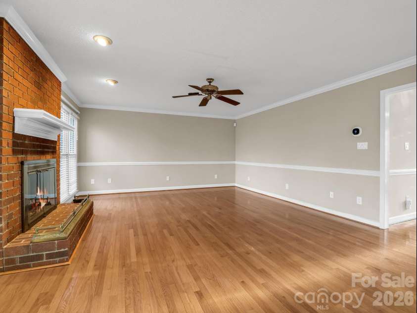 907 Weymouth Drive, Gastonia, NC 28056.  MLS# CAR4328051, YatesRealty ID 36506. 