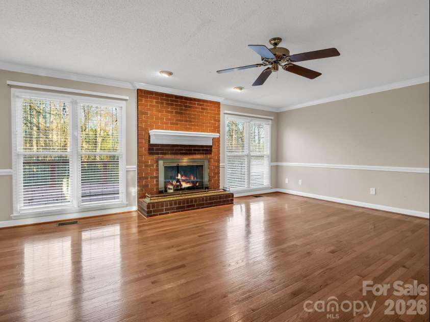 907 Weymouth Drive, Gastonia, NC 28056.  MLS# CAR4328051, YatesRealty ID 36506. 