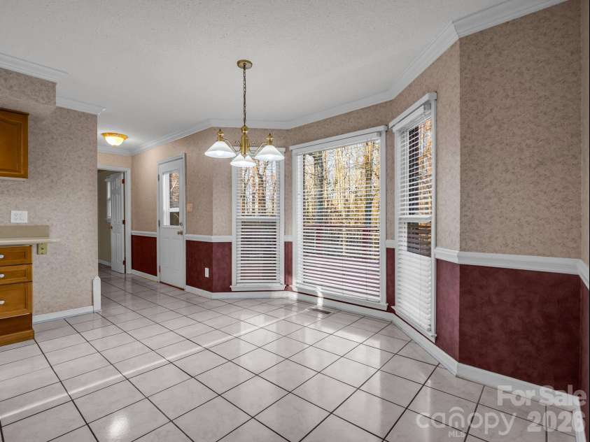 907 Weymouth Drive, Gastonia, NC 28056.  MLS# CAR4328051, YatesRealty ID 36506. 