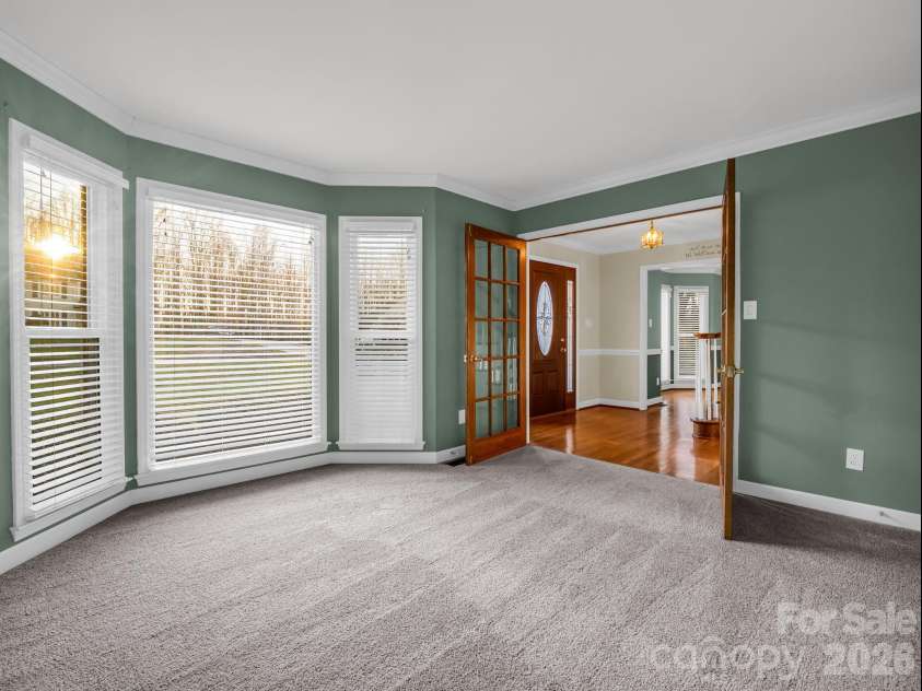907 Weymouth Drive, Gastonia, NC 28056.  MLS# CAR4328051, YatesRealty ID 36506. 