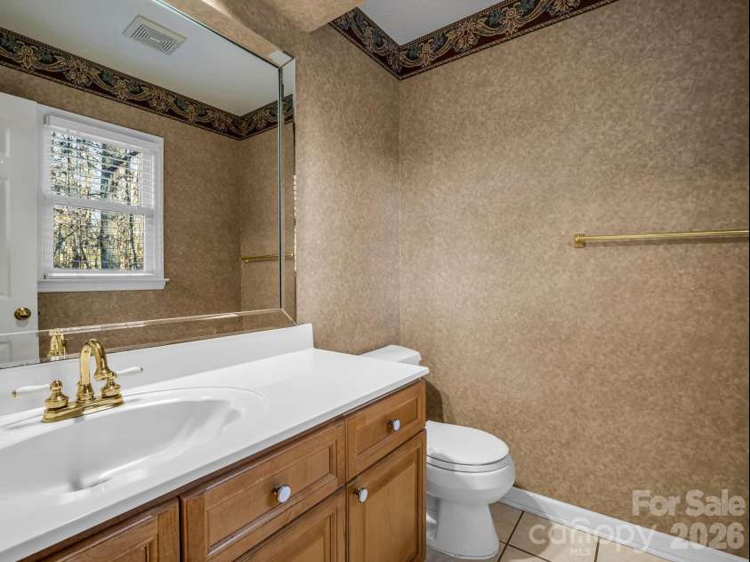 907 Weymouth Drive, Gastonia, NC 28056.  MLS# CAR4328051, YatesRealty ID 36506. 