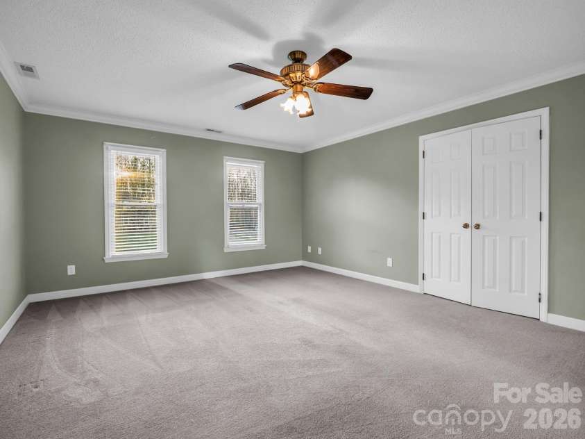 907 Weymouth Drive, Gastonia, NC 28056.  MLS# CAR4328051, YatesRealty ID 36506. 