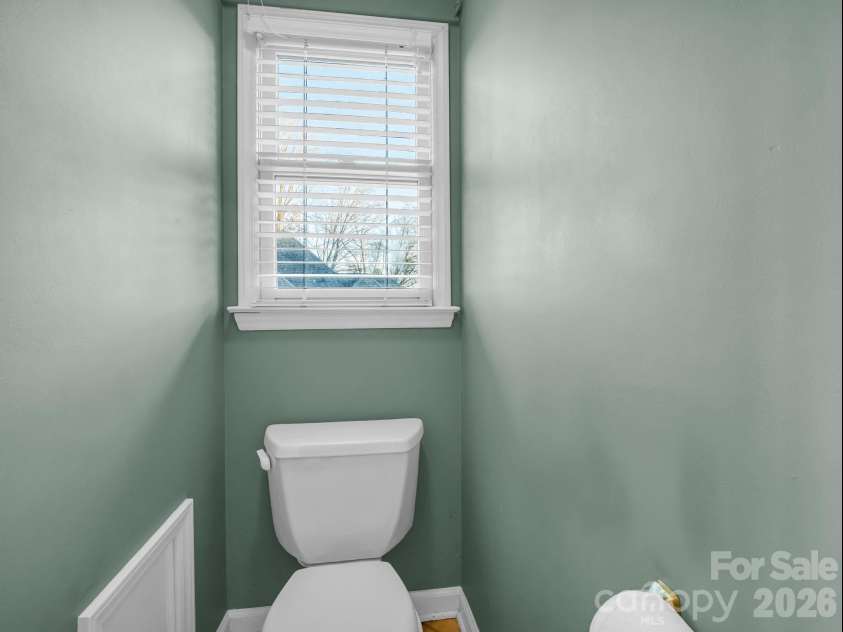 907 Weymouth Drive, Gastonia, NC 28056.  MLS# CAR4328051, YatesRealty ID 36506. 