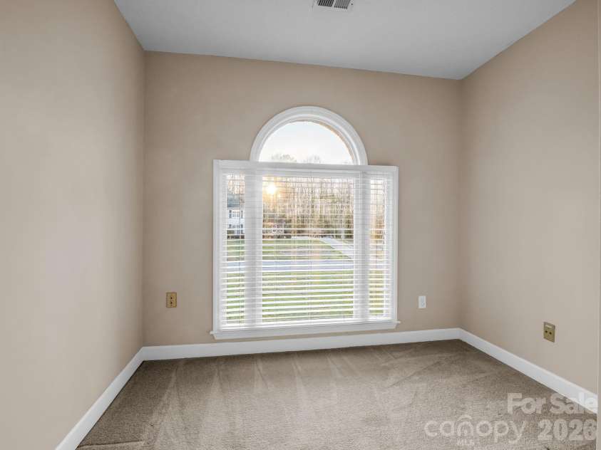 907 Weymouth Drive, Gastonia, NC 28056.  MLS# CAR4328051, YatesRealty ID 36506. 