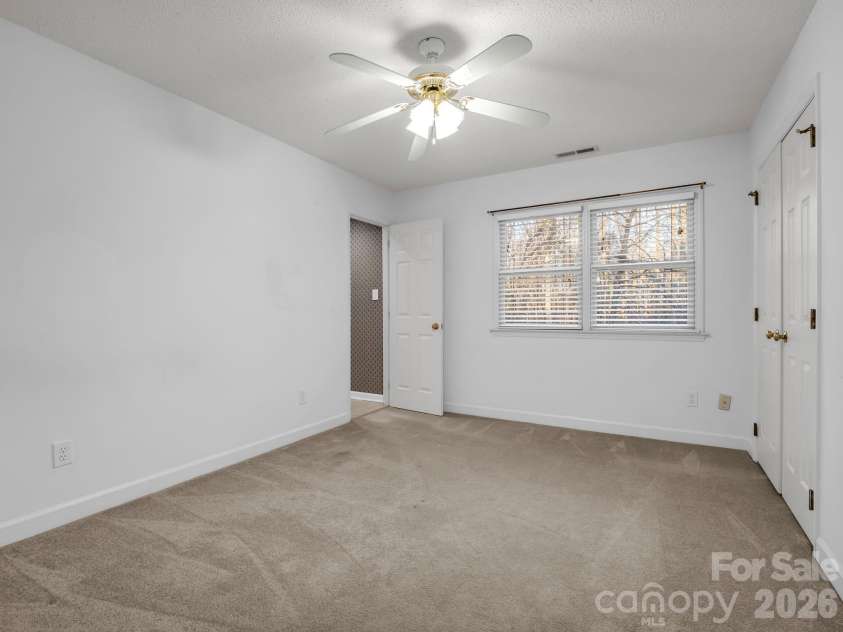 907 Weymouth Drive, Gastonia, NC 28056.  MLS# CAR4328051, YatesRealty ID 36506. 
