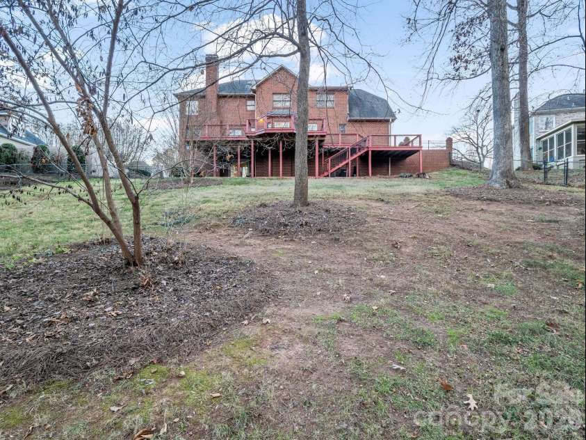 907 Weymouth Drive, Gastonia, NC 28056.  MLS# CAR4328051, YatesRealty ID 36506. 