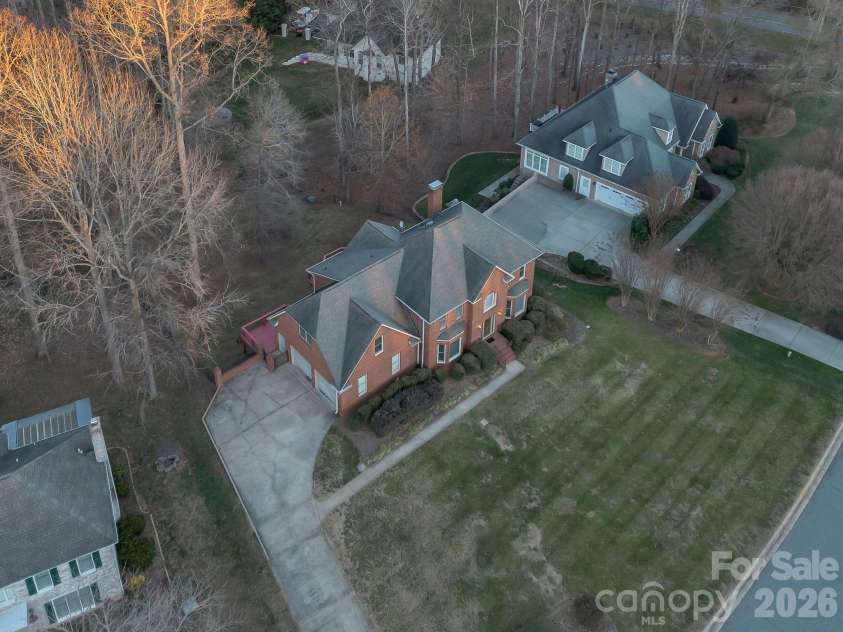 907 Weymouth Drive, Gastonia, NC 28056.  MLS# CAR4328051, YatesRealty ID 36506. 