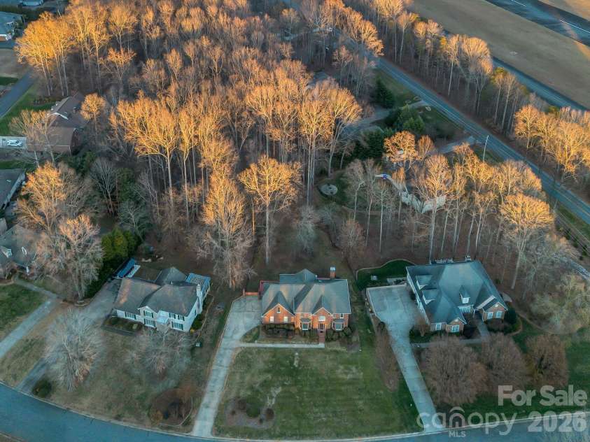 907 Weymouth Drive, Gastonia, NC 28056.  MLS# CAR4328051, YatesRealty ID 36506. 