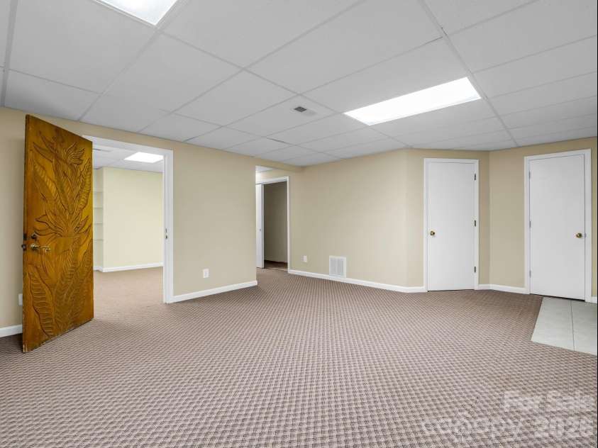 907 Weymouth Drive, Gastonia, NC 28056.  MLS# CAR4328051, YatesRealty ID 36506. Basement