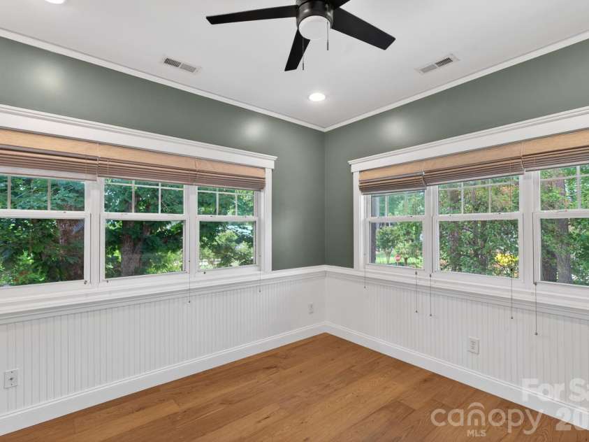 21313 Island Forest Drive, Cornelius, NC 28031.  MLS# CAR4386103, YatesRealty ID 36507. 