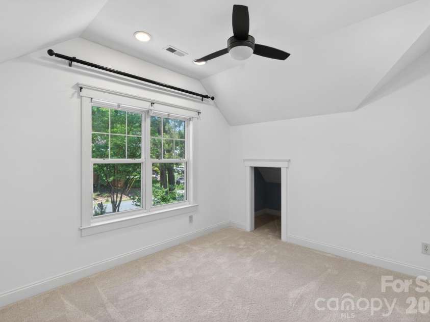 21313 Island Forest Drive, Cornelius, NC 28031.  MLS# CAR4386103, YatesRealty ID 36507. 