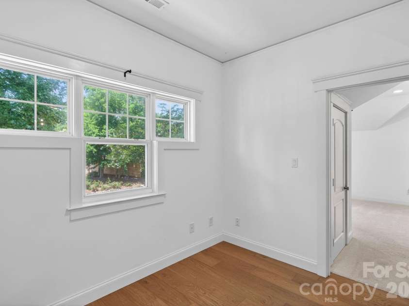 21313 Island Forest Drive, Cornelius, NC 28031.  MLS# CAR4386103, YatesRealty ID 36507. 