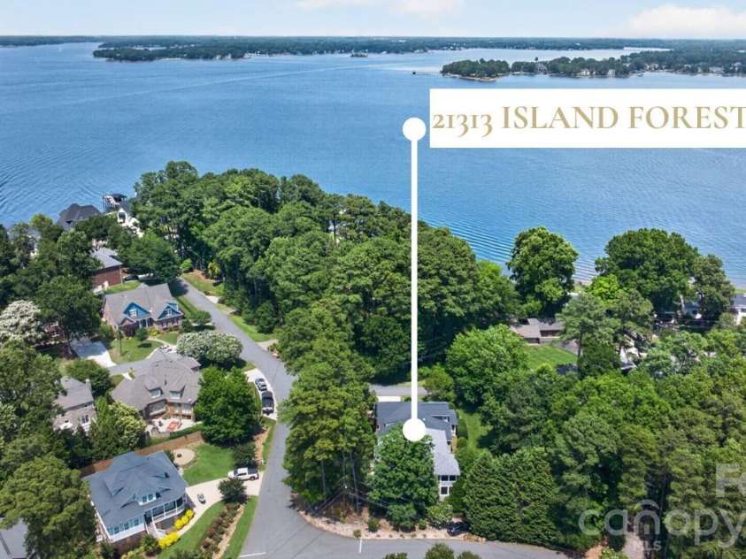 21313 Island Forest Drive, Cornelius, NC 28031.  MLS# CAR4386103, YatesRealty ID 36507. 