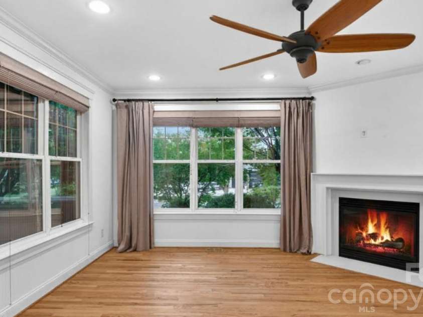 21313 Island Forest Drive, Cornelius, NC 28031.  MLS# CAR4386103, YatesRealty ID 36507. 