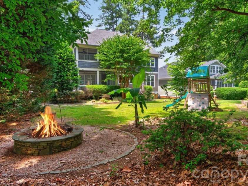 21313 Island Forest Drive, Cornelius, NC 28031.  MLS# CAR4386103, YatesRealty ID 36507. 