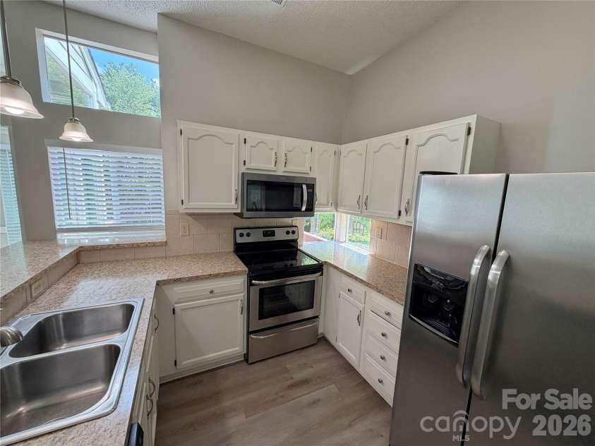 3323 Chistow Road, Matthews, NC 28105.  MLS# CAR4398807, YatesRealty ID 36508. 