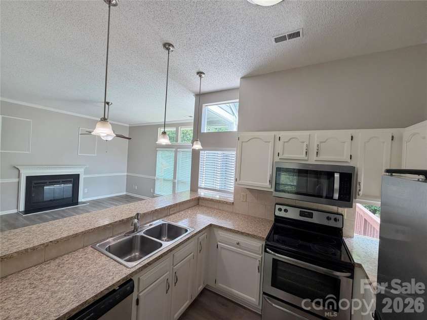 3323 Chistow Road, Matthews, NC 28105.  MLS# CAR4398807, YatesRealty ID 36508. 