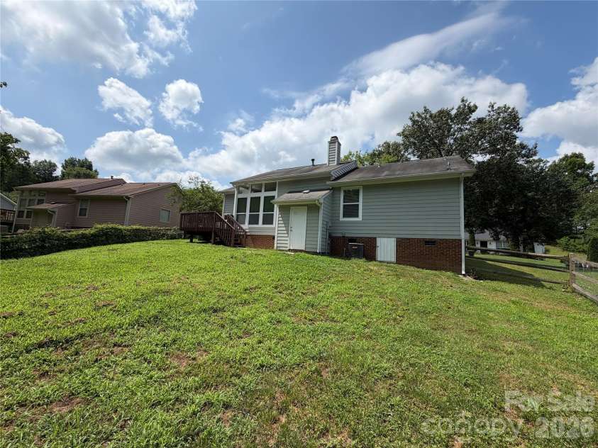 3323 Chistow Road, Matthews, NC 28105.  MLS# CAR4398807, YatesRealty ID 36508. 