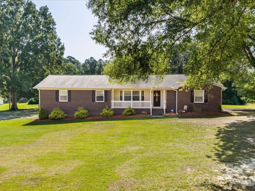 1080 Garnette Road, Lancaster, SC 29720.  MLS# CAR4400924, YatesRealty ID 36509. 