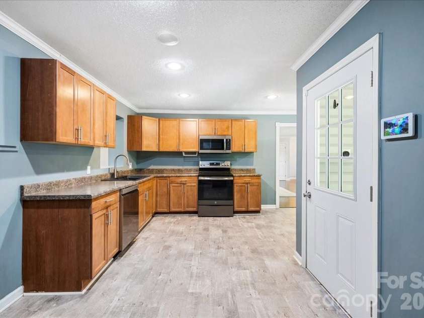 1080 Garnette Road, Lancaster, SC 29720.  MLS# CAR4400924, YatesRealty ID 36509. 