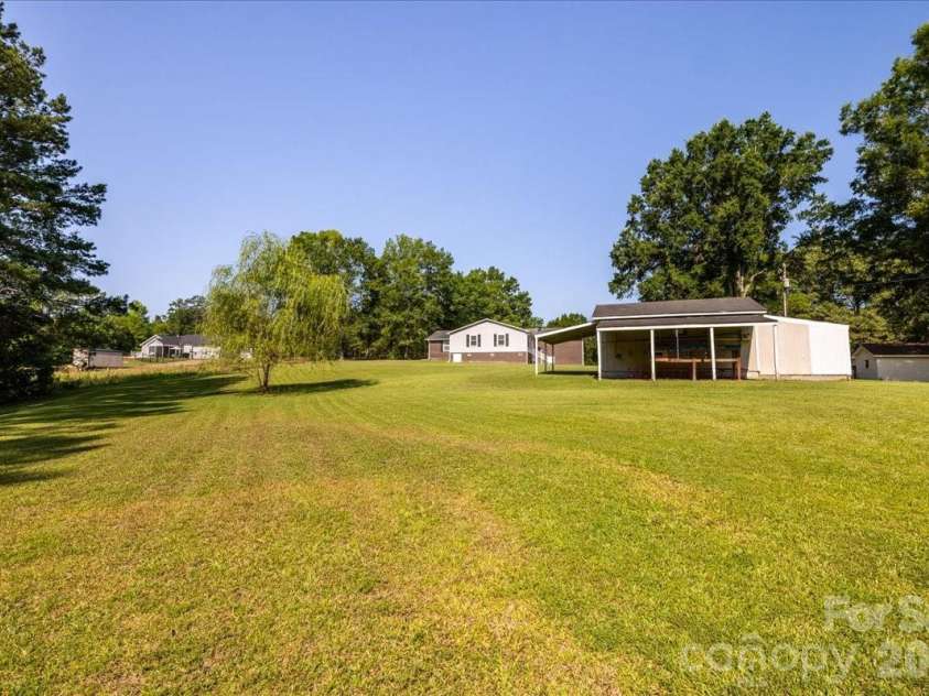 1080 Garnette Road, Lancaster, SC 29720.  MLS# CAR4400924, YatesRealty ID 36509. 