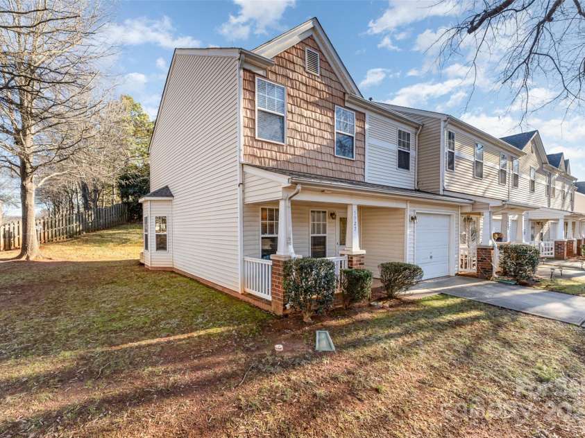 5927 Pisgah Way, Charlotte, NC 28217.  MLS# CAR4210041, YatesRealty ID 3651. 