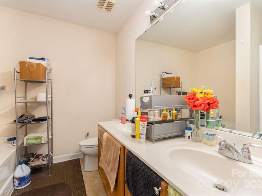 5927 Pisgah Way, Charlotte, NC 28217.  MLS# CAR4210041, YatesRealty ID 3651. 