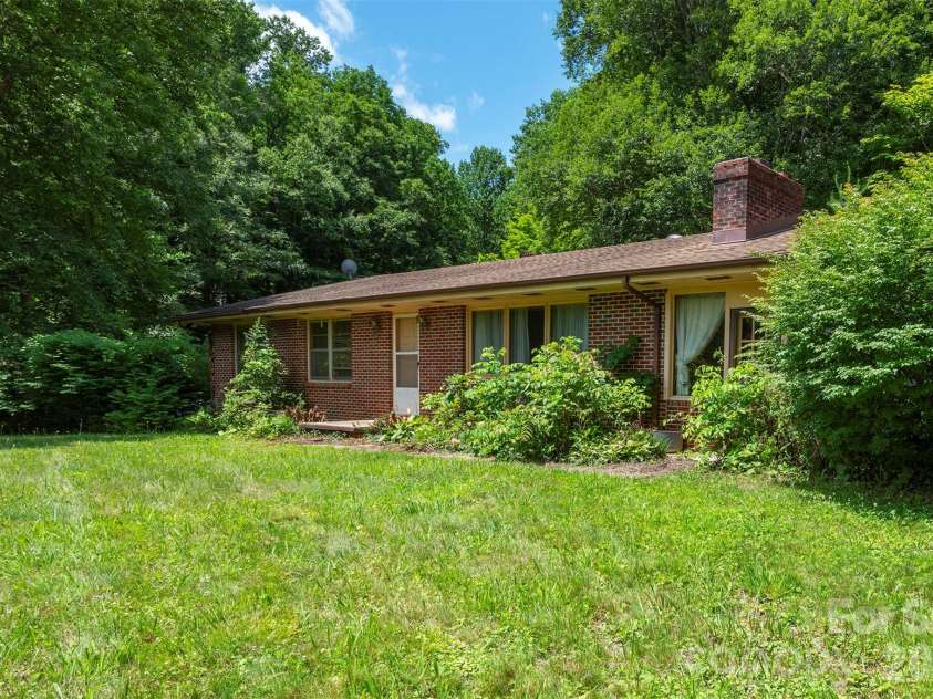 637 Fisher Lane, Marshall, NC 28753.  MLS# CAR4396966, YatesRealty ID 36510. 