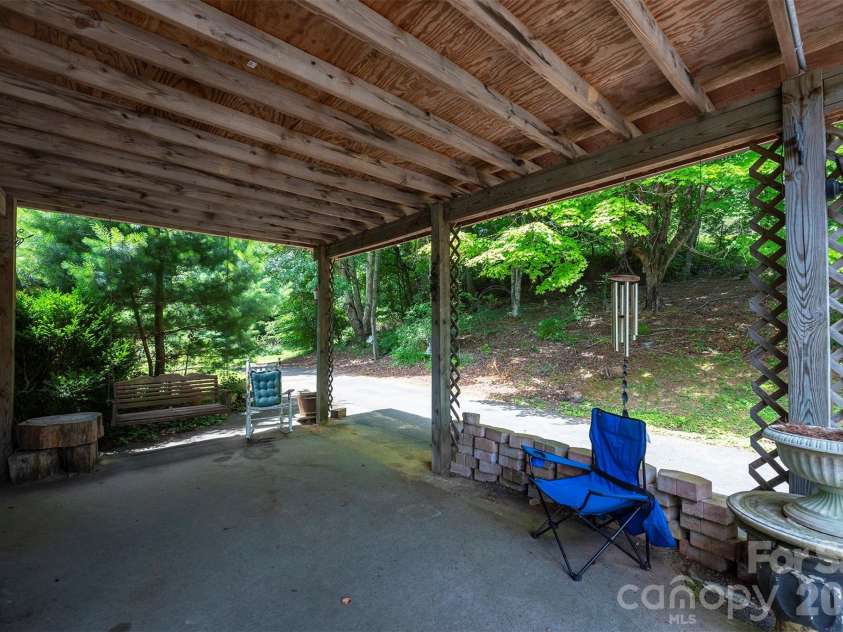 637 Fisher Lane, Marshall, NC 28753.  MLS# CAR4396966, YatesRealty ID 36510. 