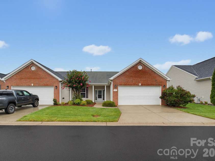119 Maryland Drive, Thomasville, NC 27360.  MLS# CAR4402884, YatesRealty ID 36511. 
