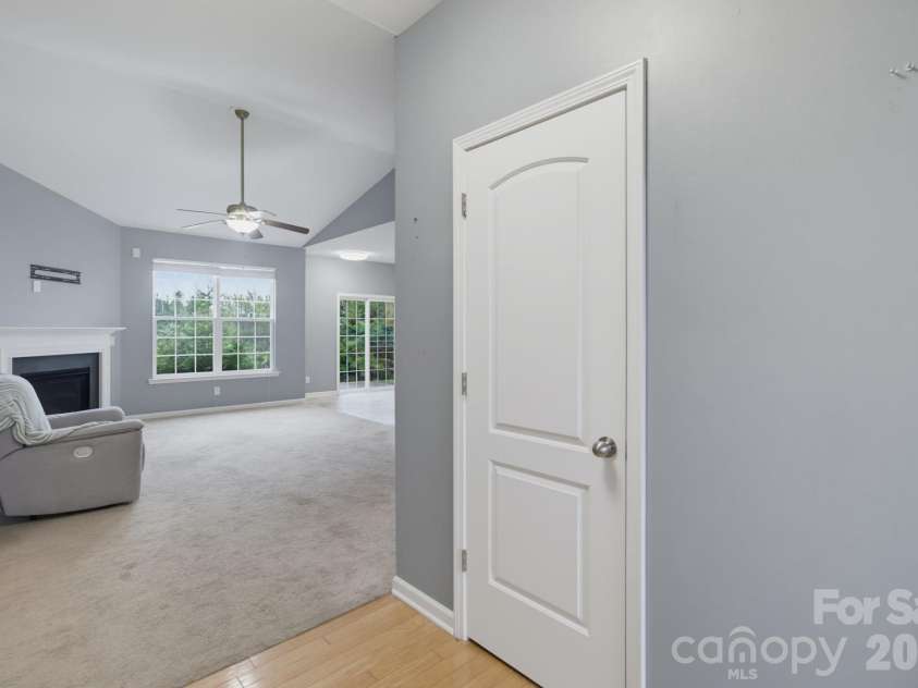 119 Maryland Drive, Thomasville, NC 27360.  MLS# CAR4402884, YatesRealty ID 36511. 