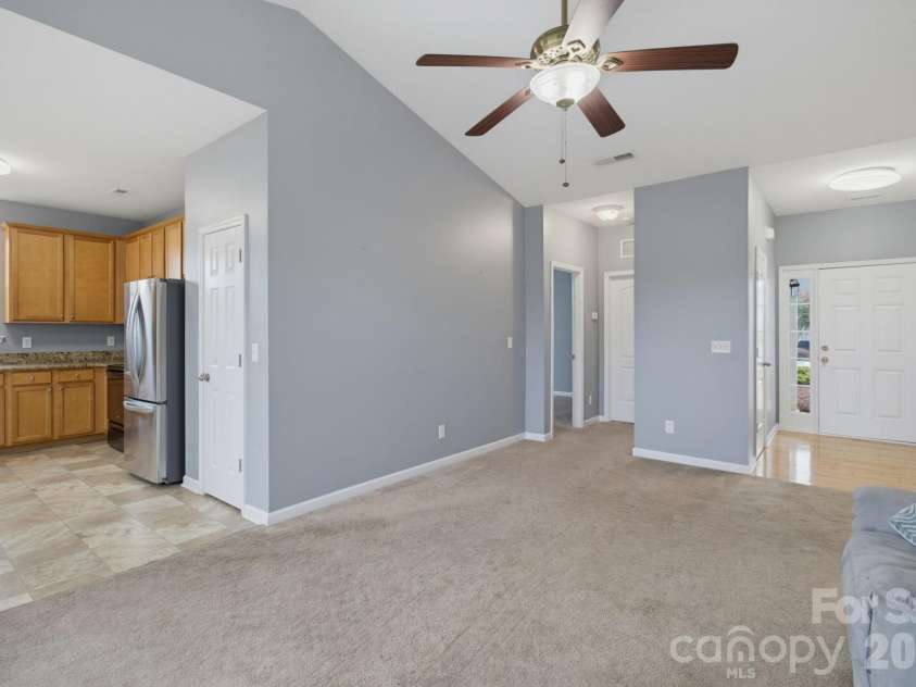 119 Maryland Drive, Thomasville, NC 27360.  MLS# CAR4402884, YatesRealty ID 36511. 