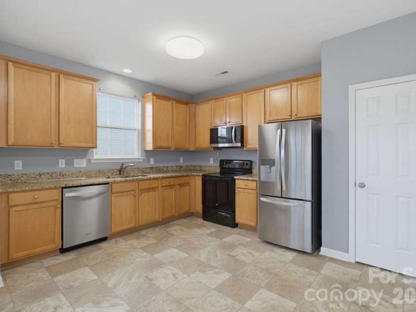 119 Maryland Drive, Thomasville, NC 27360.  MLS# CAR4402884, YatesRealty ID 36511. 