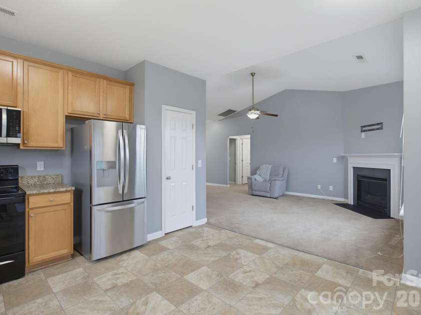 119 Maryland Drive, Thomasville, NC 27360.  MLS# CAR4402884, YatesRealty ID 36511. 